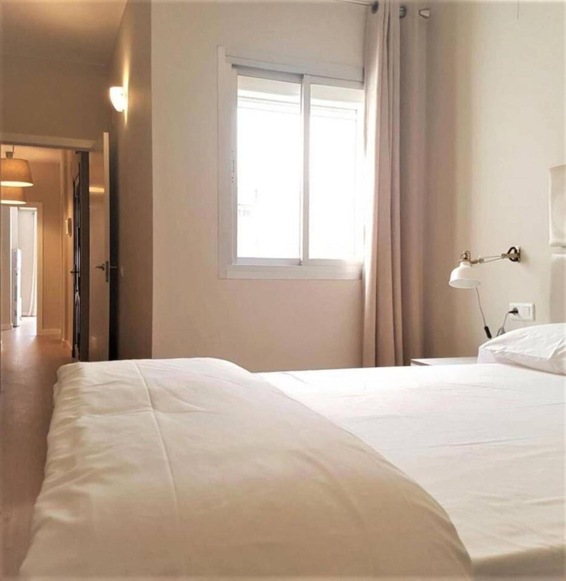 Plaza De La Merced Apartments By Sharingco มาลากา ภายนอก รูปภาพ